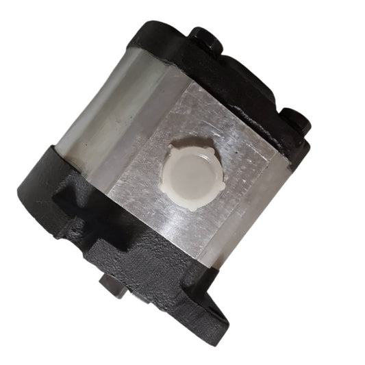 Hydraulic Gear Pump 67810-76100 67810-76102 for Kubota B8200